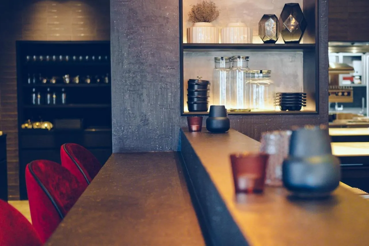 U Eat & Sleep Antwerp Hotel