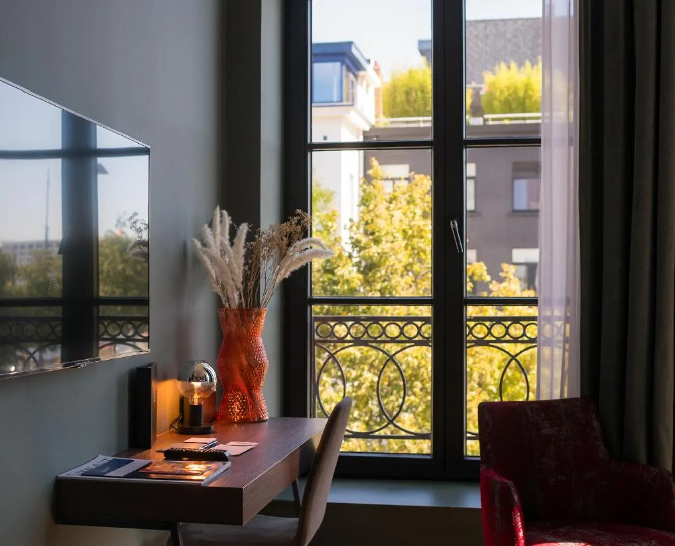 U Eat & Sleep Antwerp Hotel