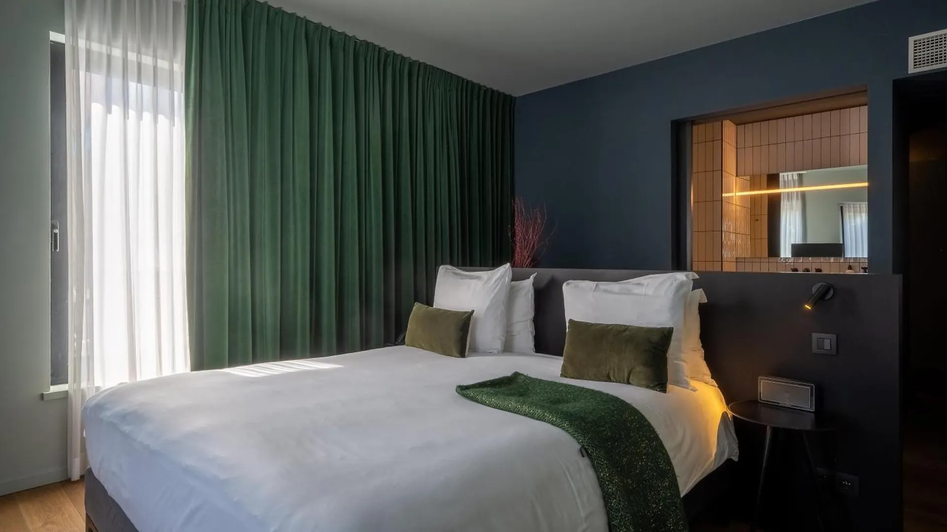 U Eat & Sleep Antwerp Hotel 4*,  Belgium