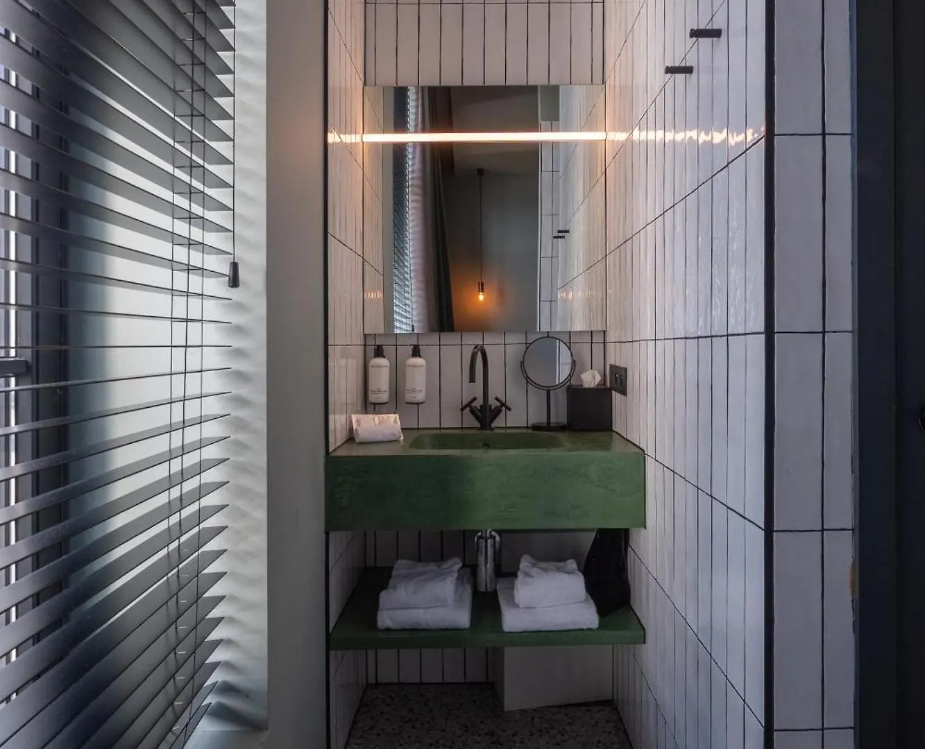 U Eat & Sleep Antwerp Hotel