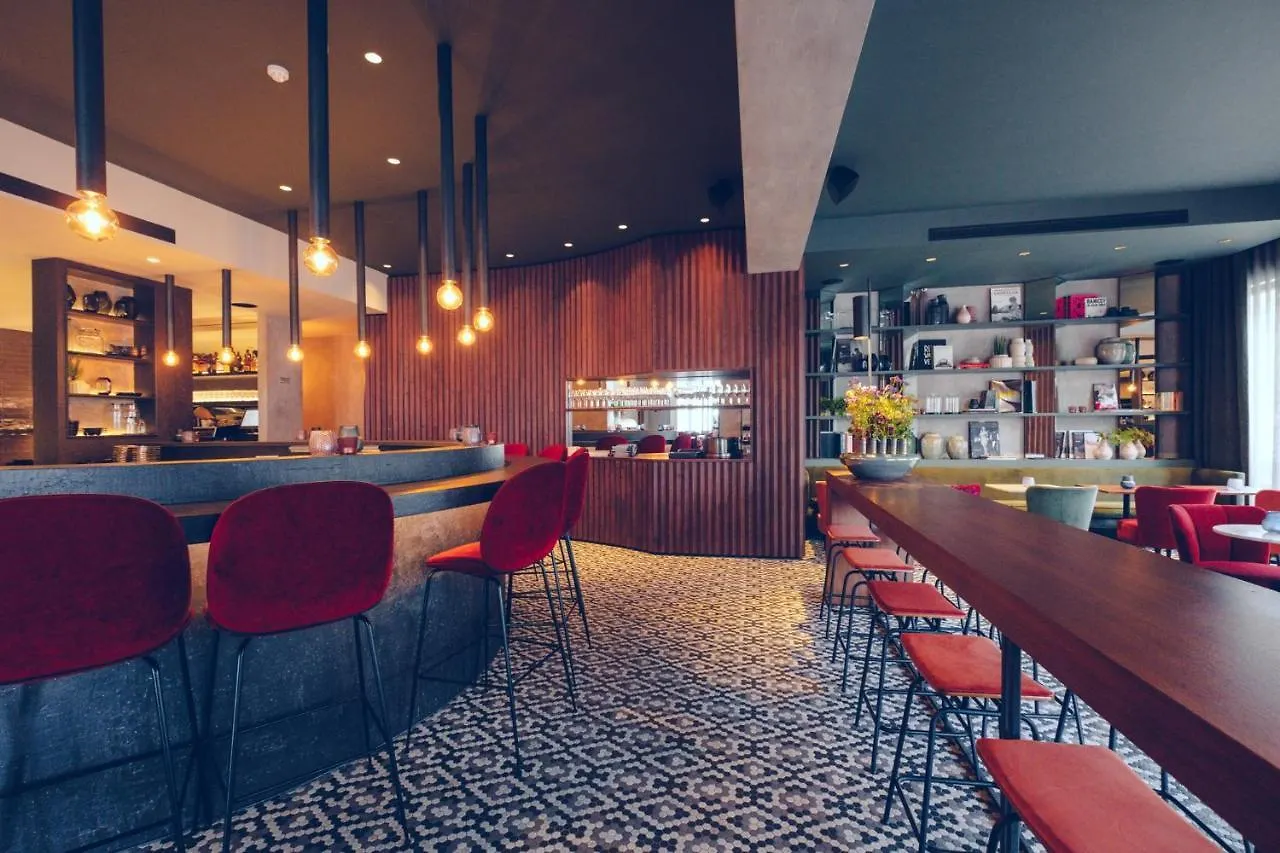 U Eat & Sleep Antwerp Hotel