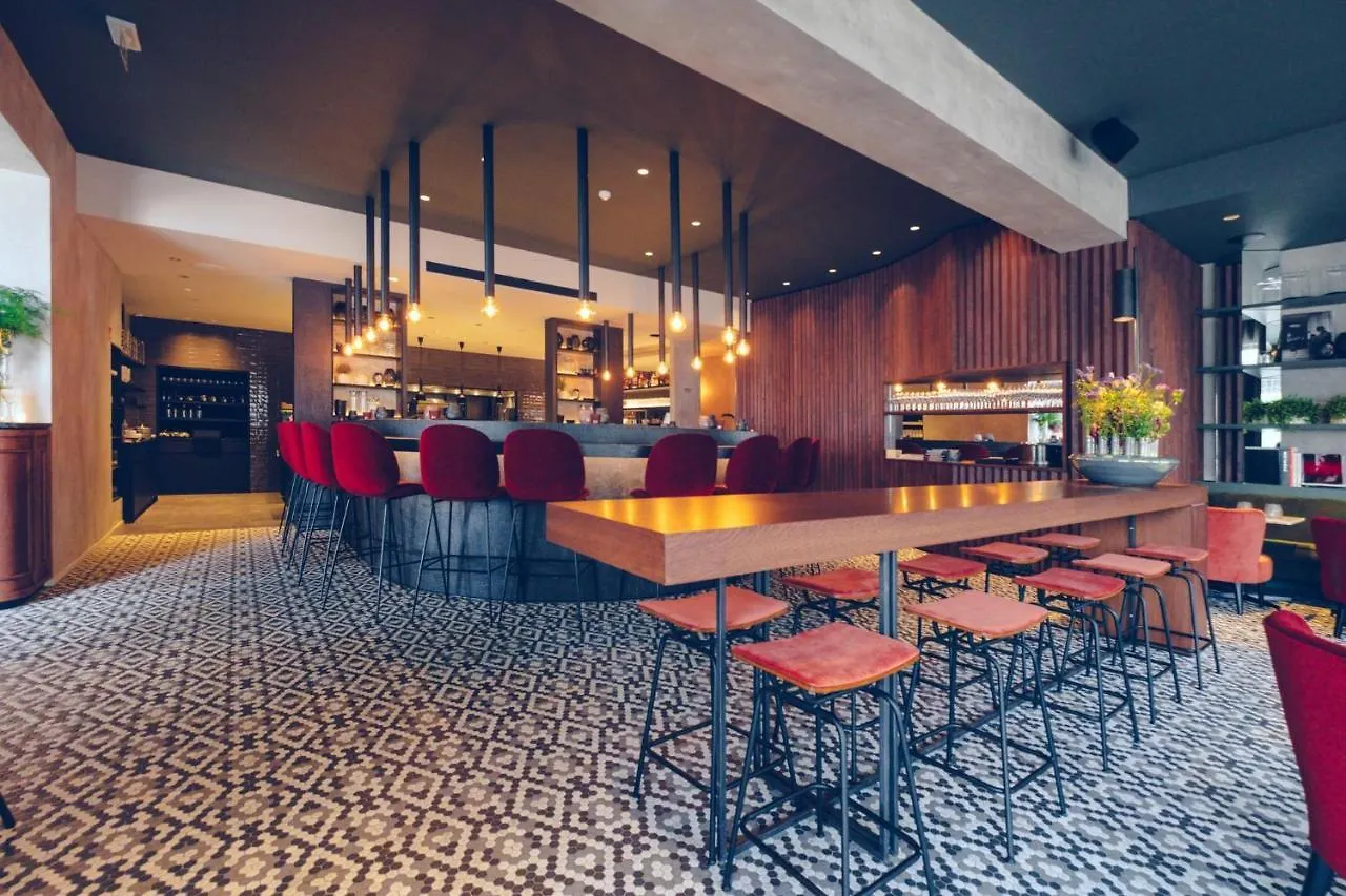 U Eat & Sleep Antwerp Hotel